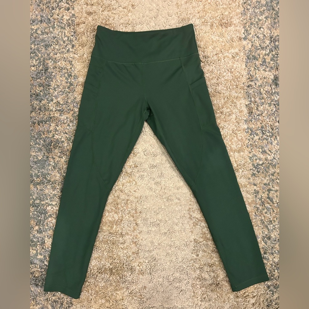 ZYIA LEGGINGS
- size 6-8
- olive green
- below calf length